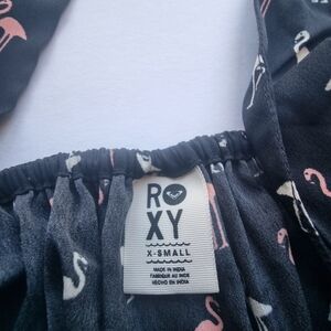 Black with pink and white flamingo print dress size xs by Roxy